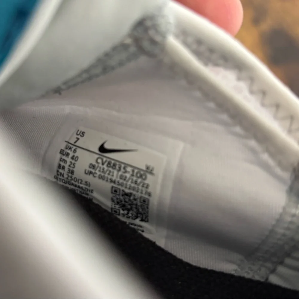 Air Max 2090 in ‘Green Abyss' - Picture 9 of 14